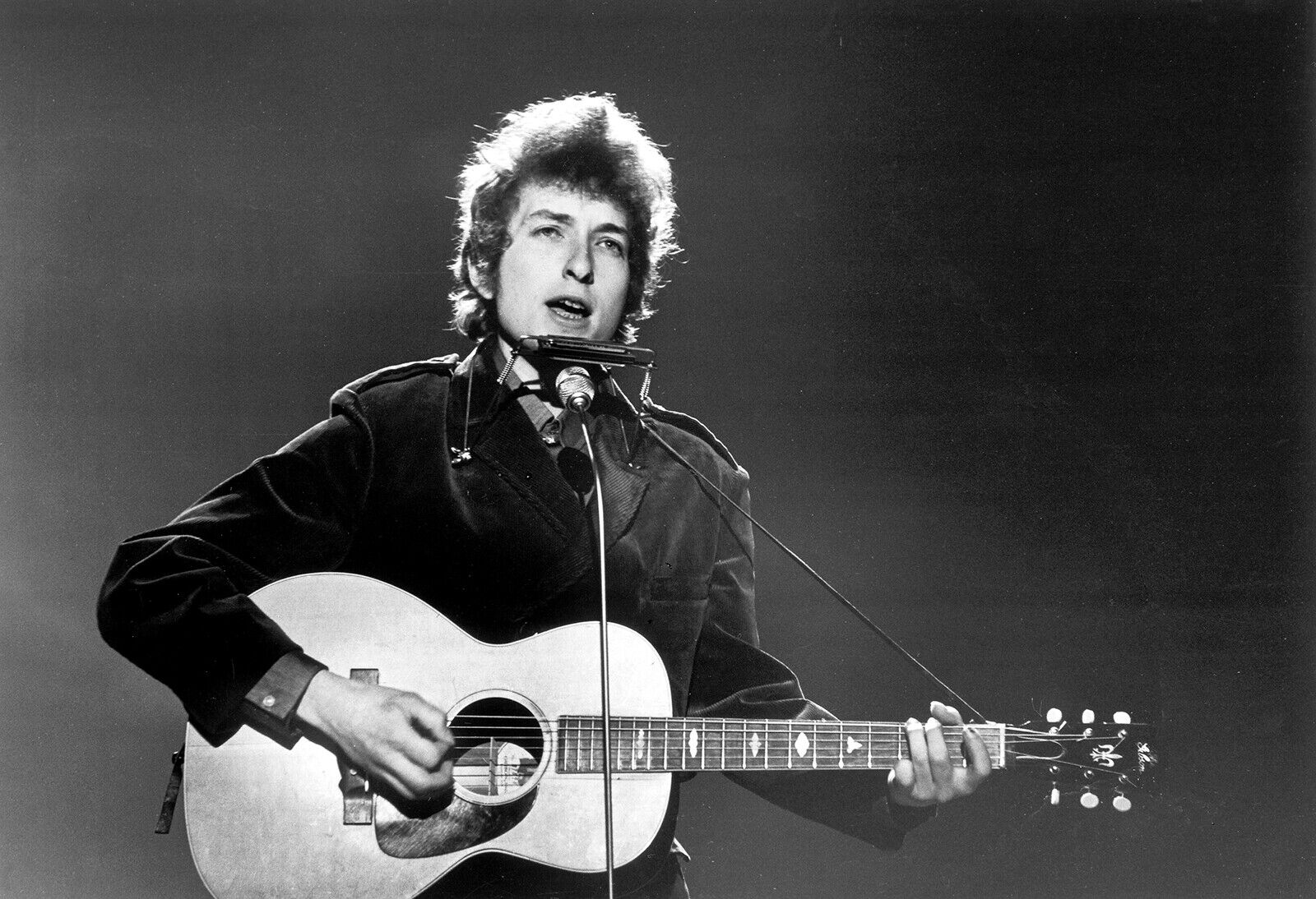 Judge dismisses lawsuit accusing Bob Dylan of sexually abusing a 12-year-old girl in the 1960s
